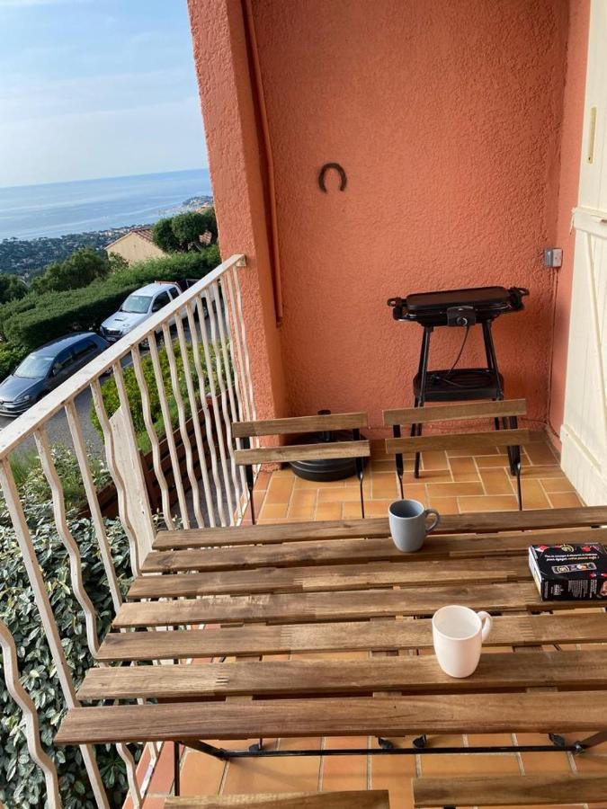 Location Vacance Vue Mer 4 A 6 Personnes Cavalaire-sur-Mer Extérieur photo